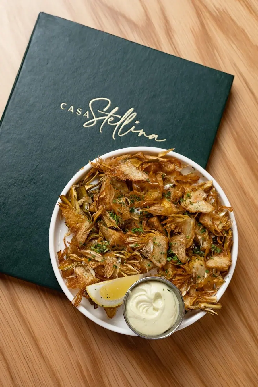 Fried calamari with lemon garlic aioli