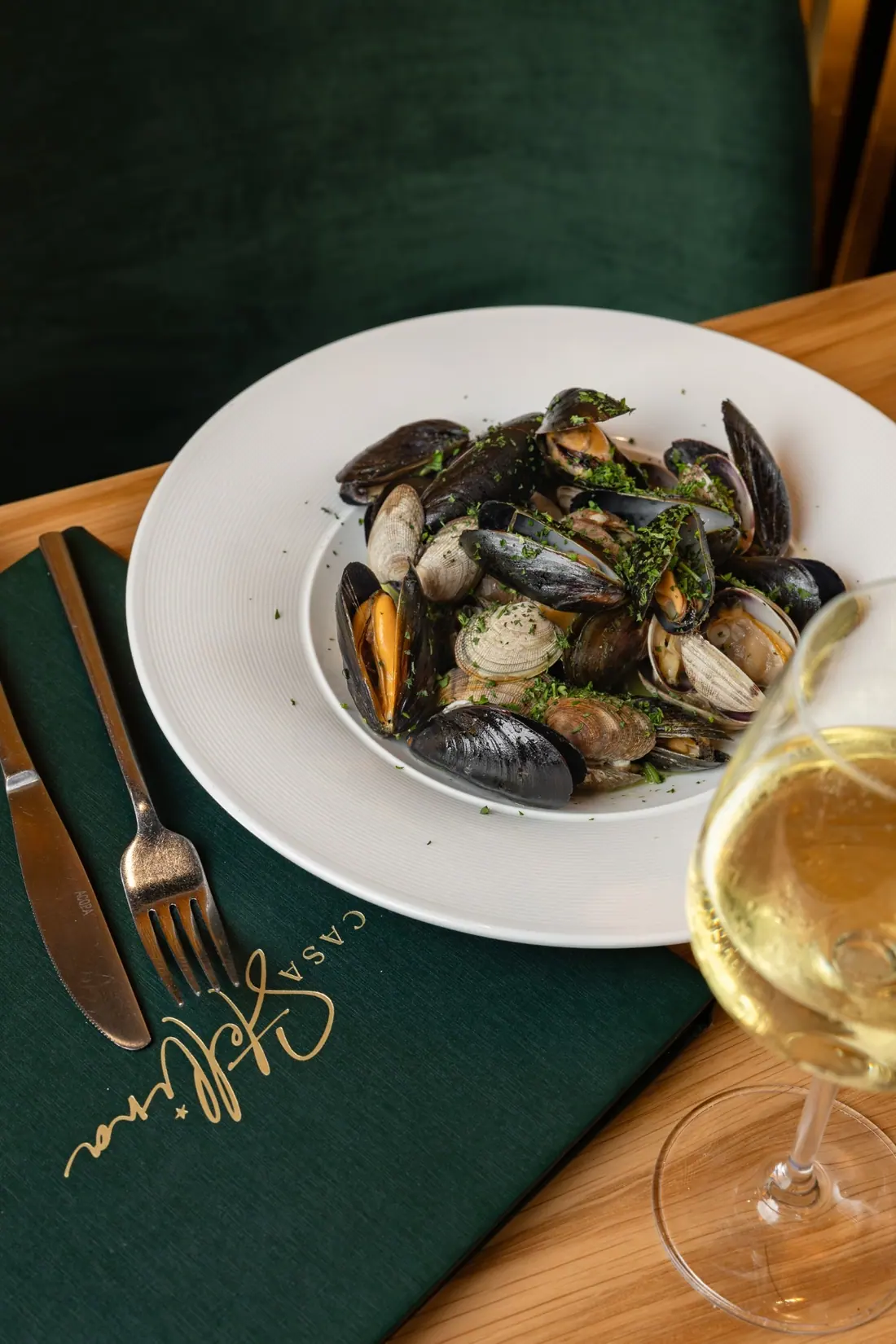 Mussels and clams in white wine